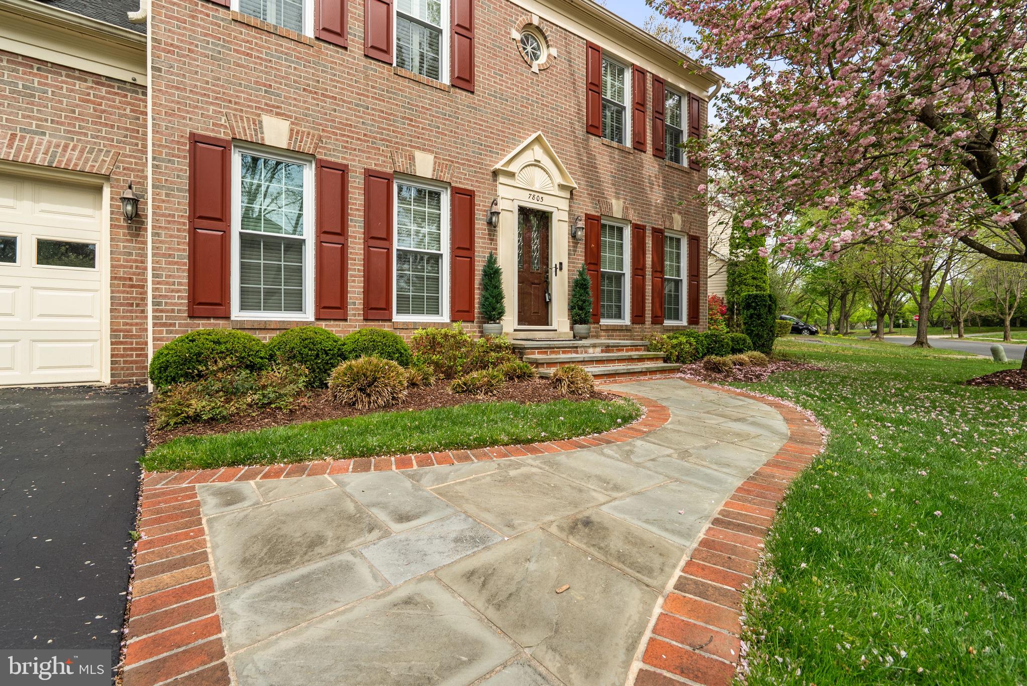 7805 HERITAGE FARM DRIVE