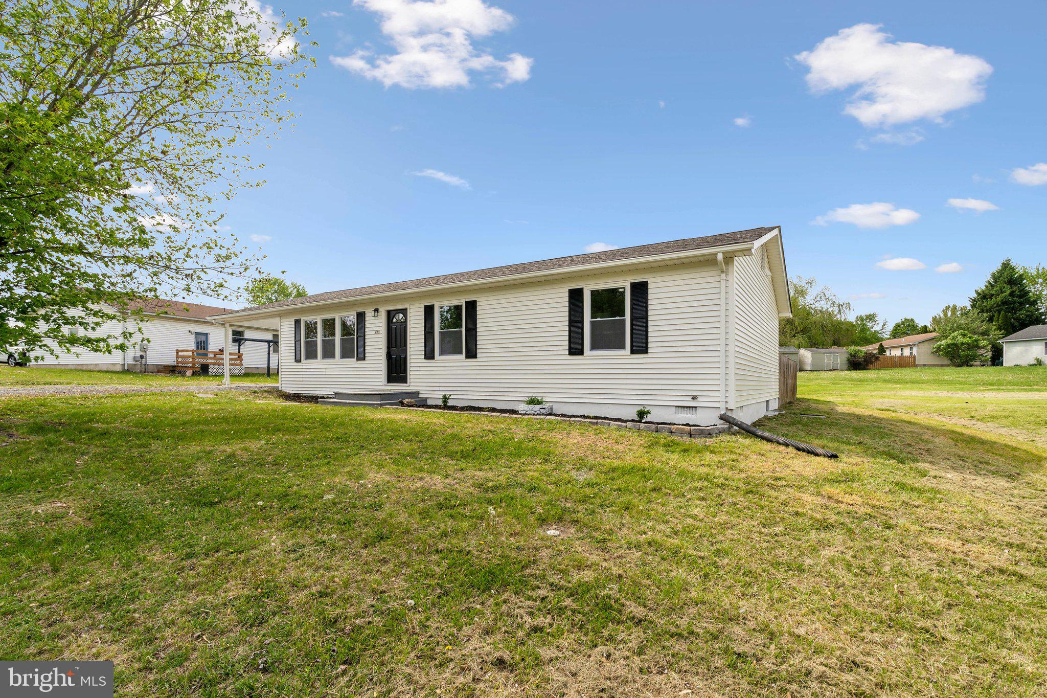 LAKEWOOD MANOR - Residential