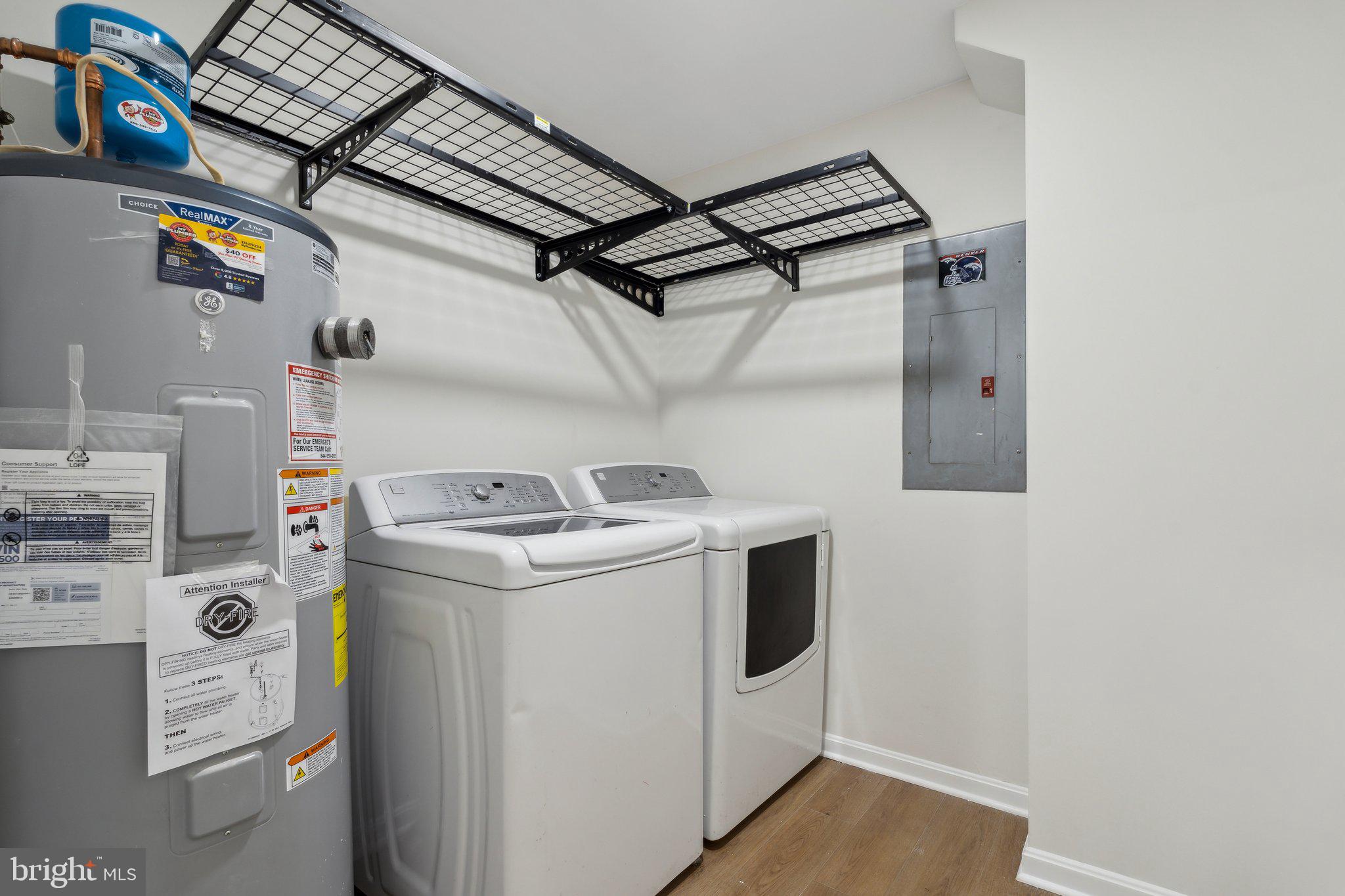 LAKEWOOD MANOR - Residential