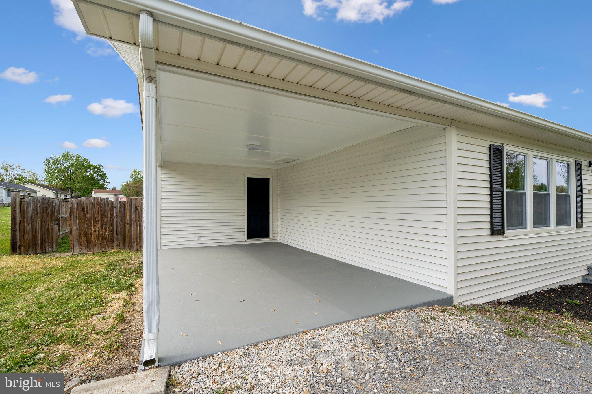 LAKEWOOD MANOR - Residential