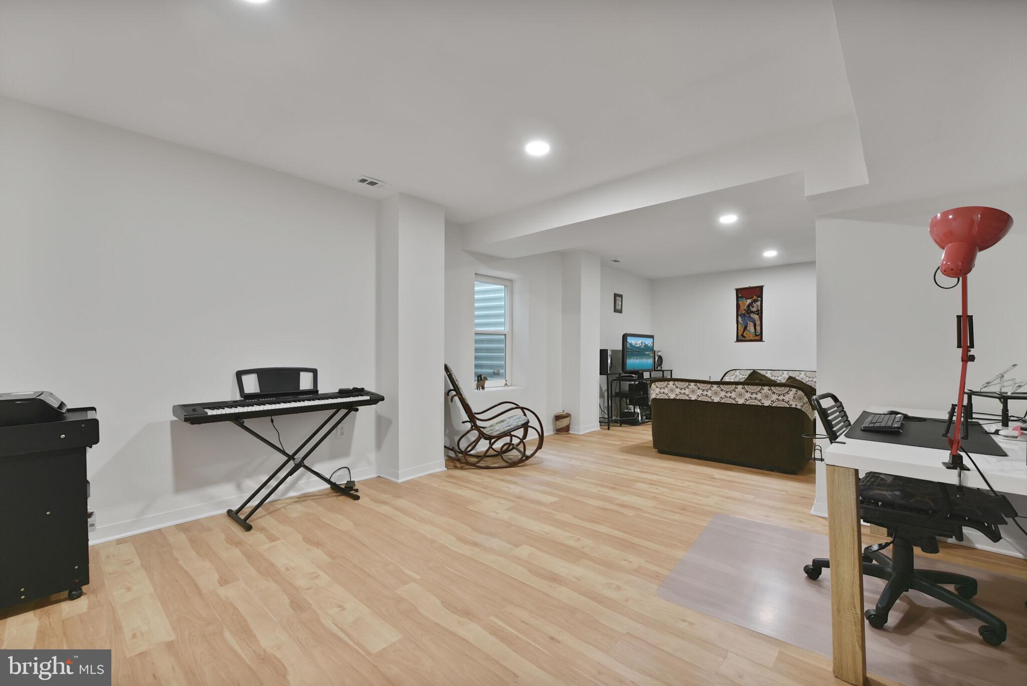 POOKS HILL - Residential