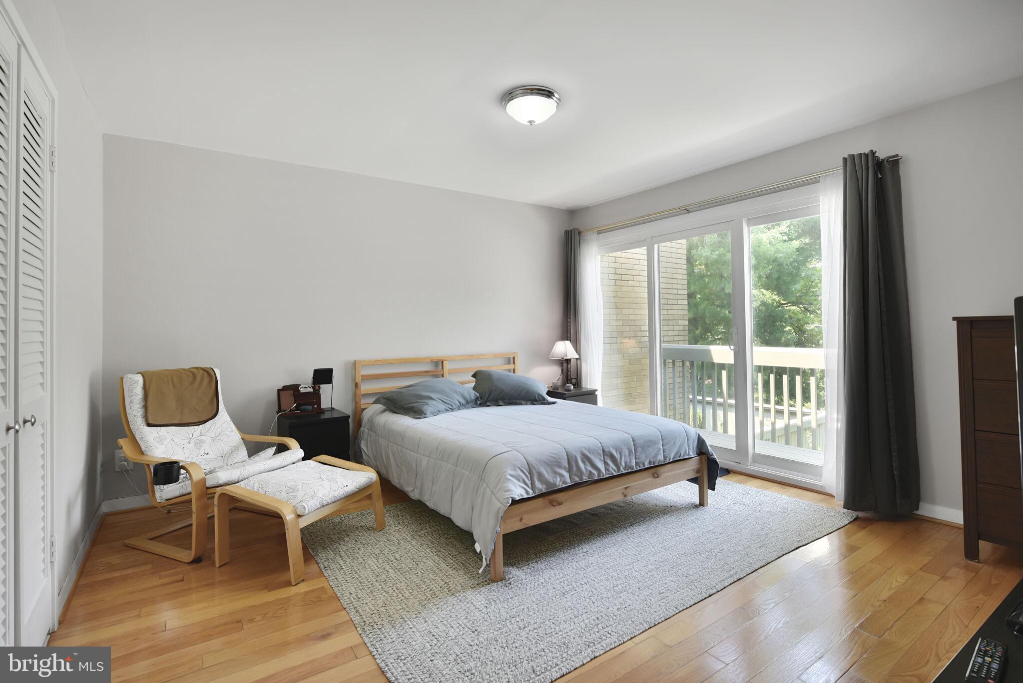 POOKS HILL - Residential