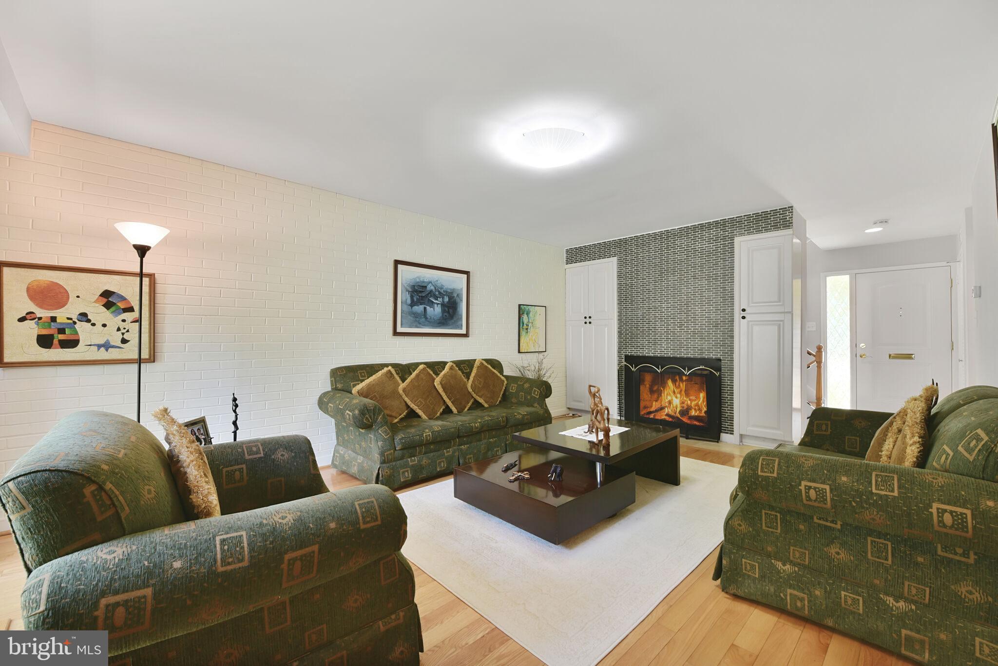 POOKS HILL - Residential