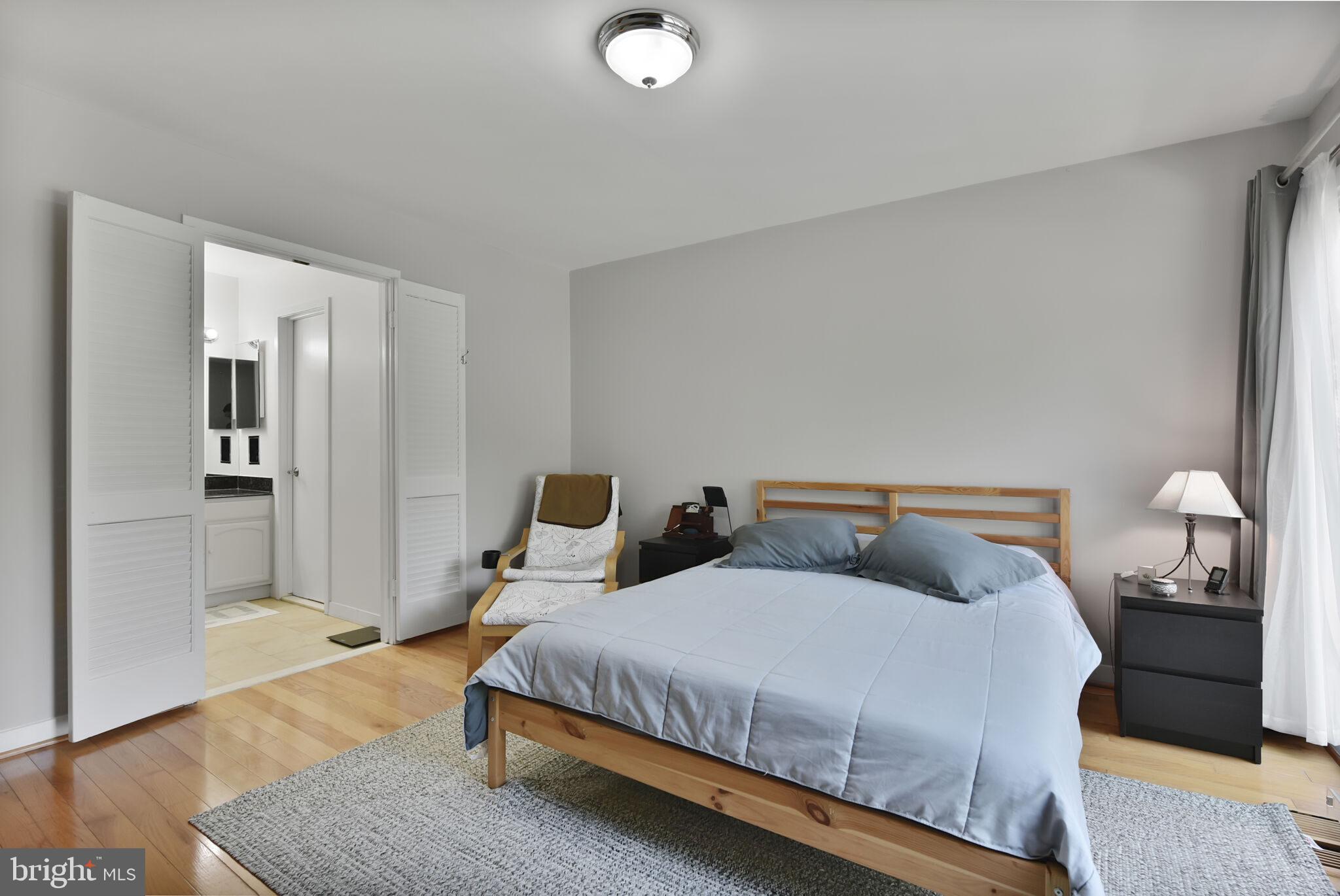 POOKS HILL - Residential