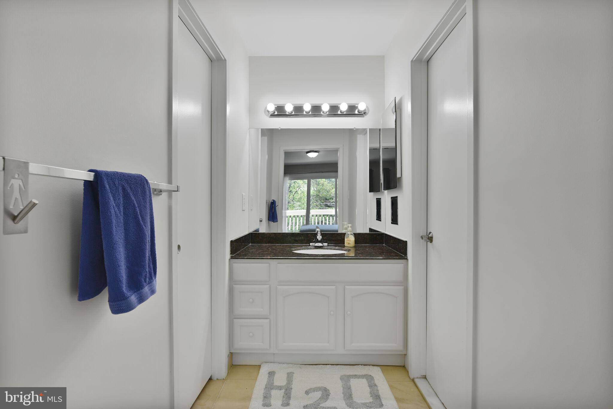 POOKS HILL - Residential