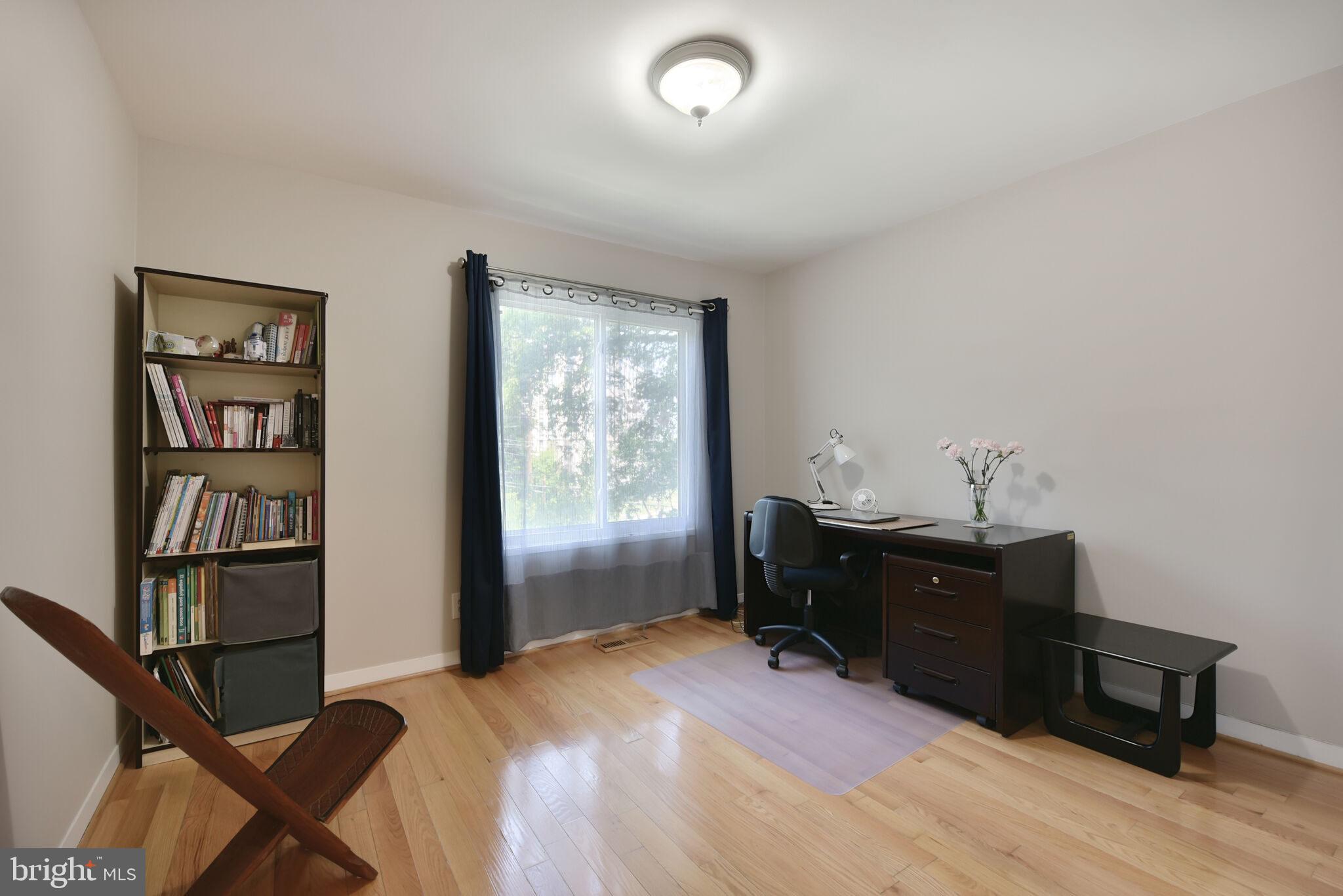 POOKS HILL - Residential