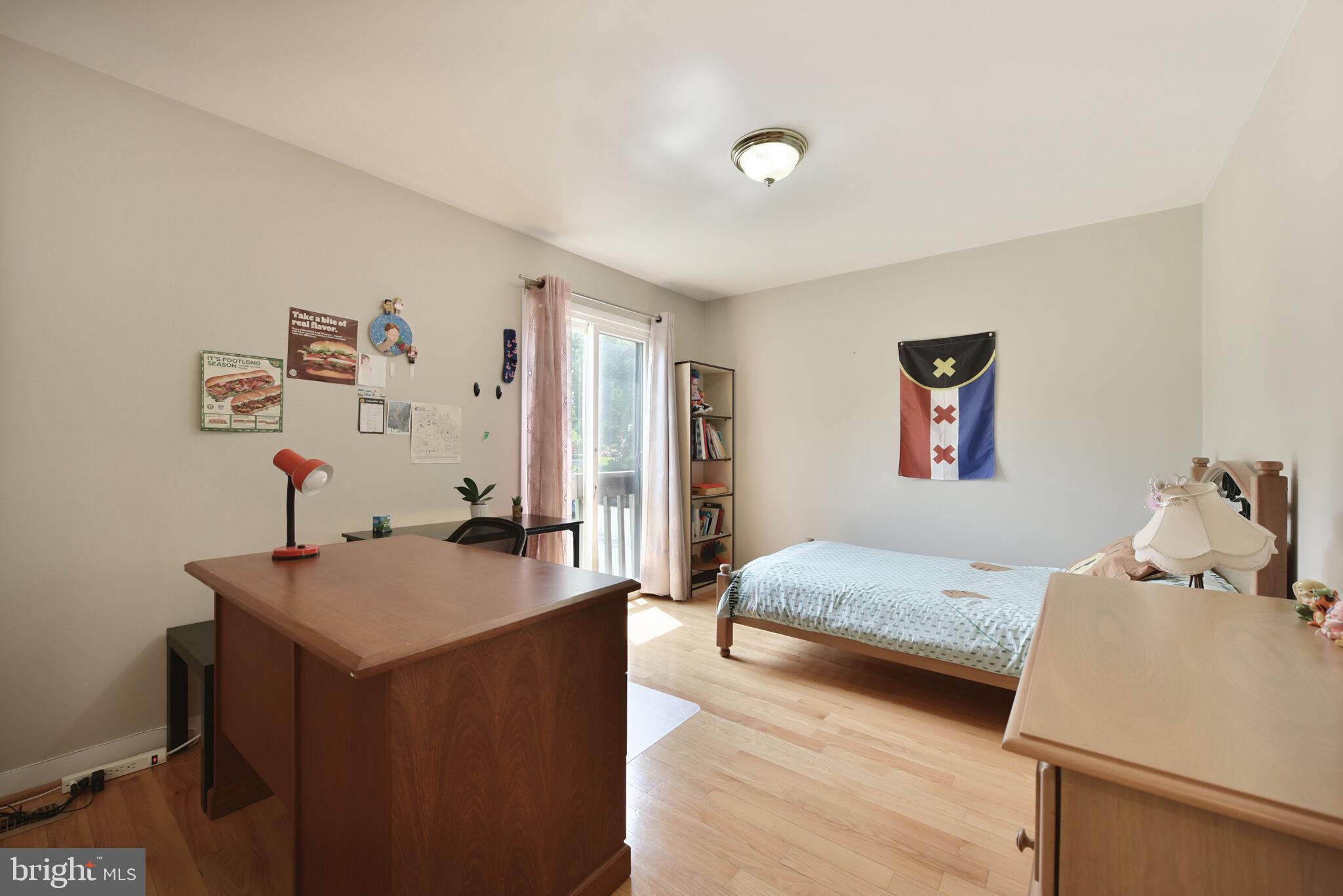 POOKS HILL - Residential