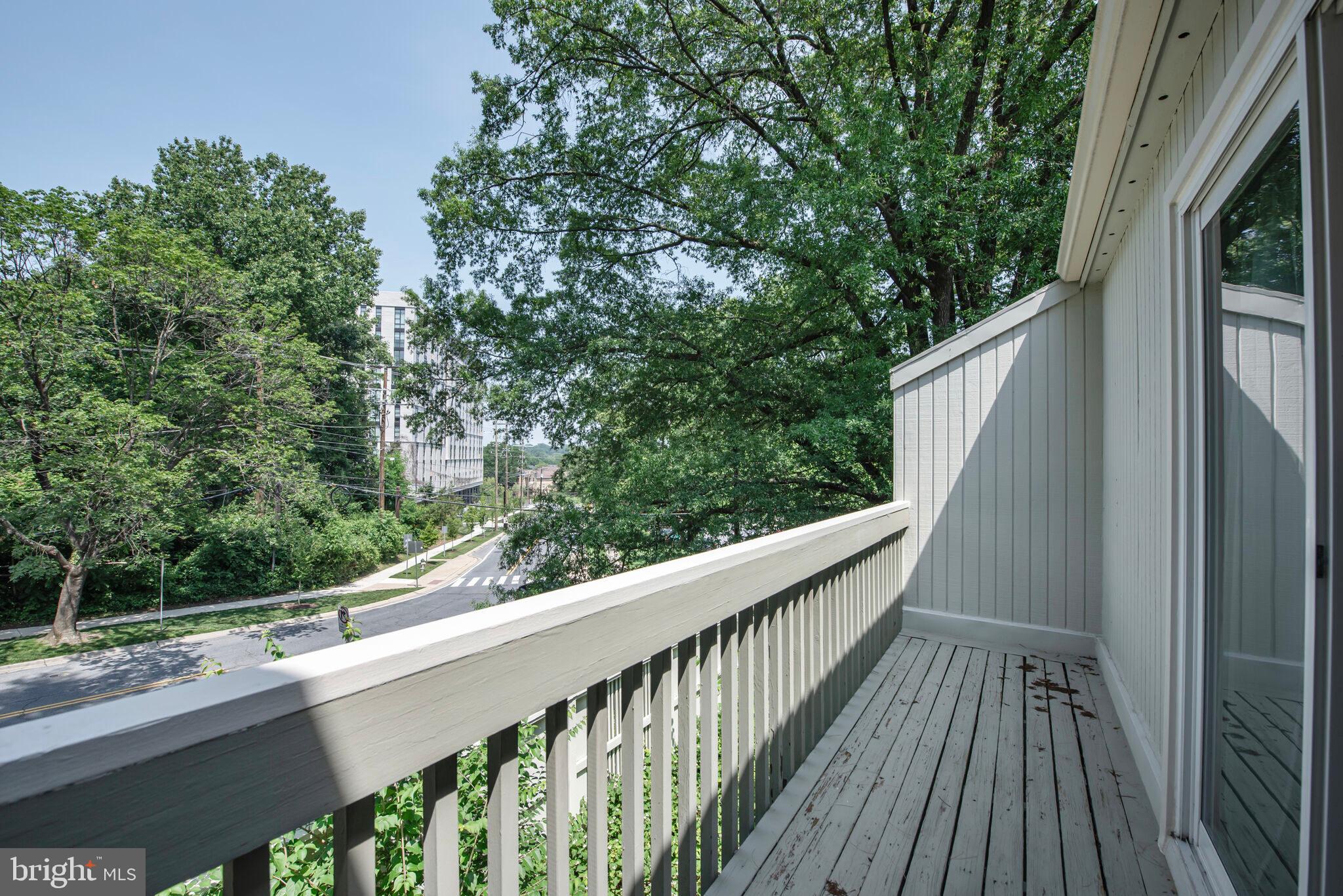 POOKS HILL - Residential