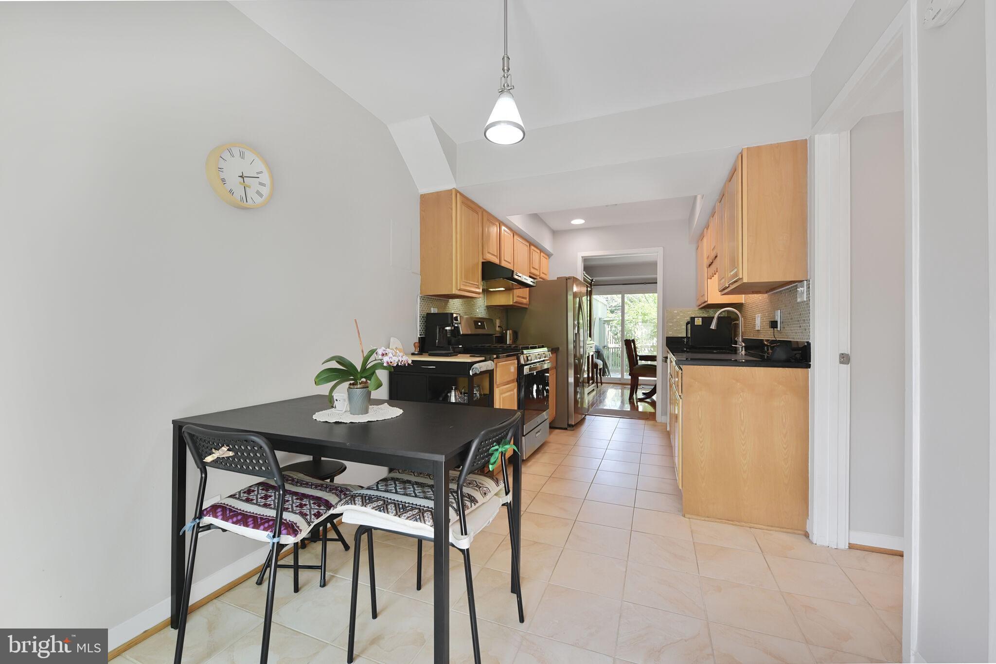 POOKS HILL - Residential