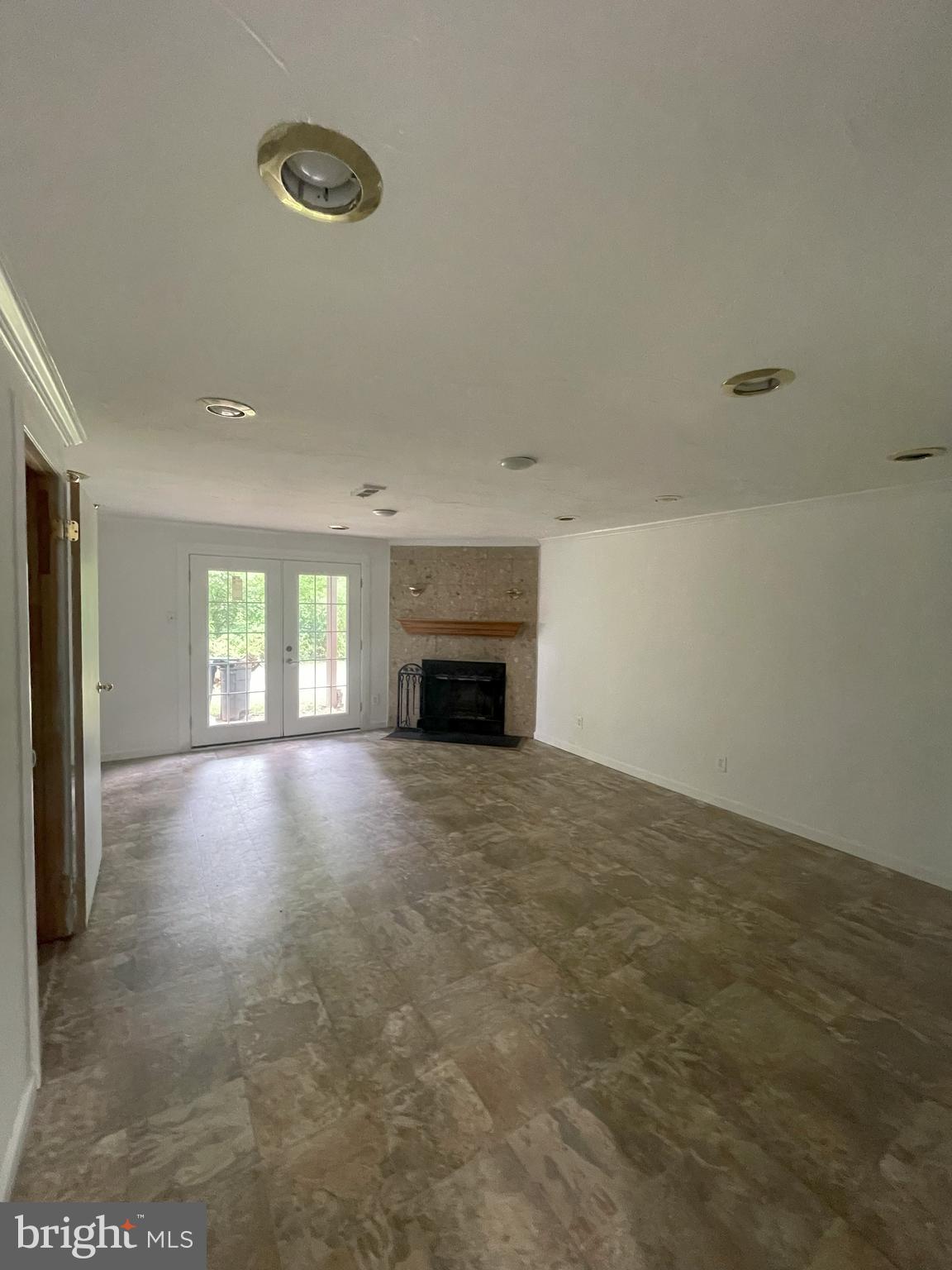 WATERFORD PLACE - Residential Lease