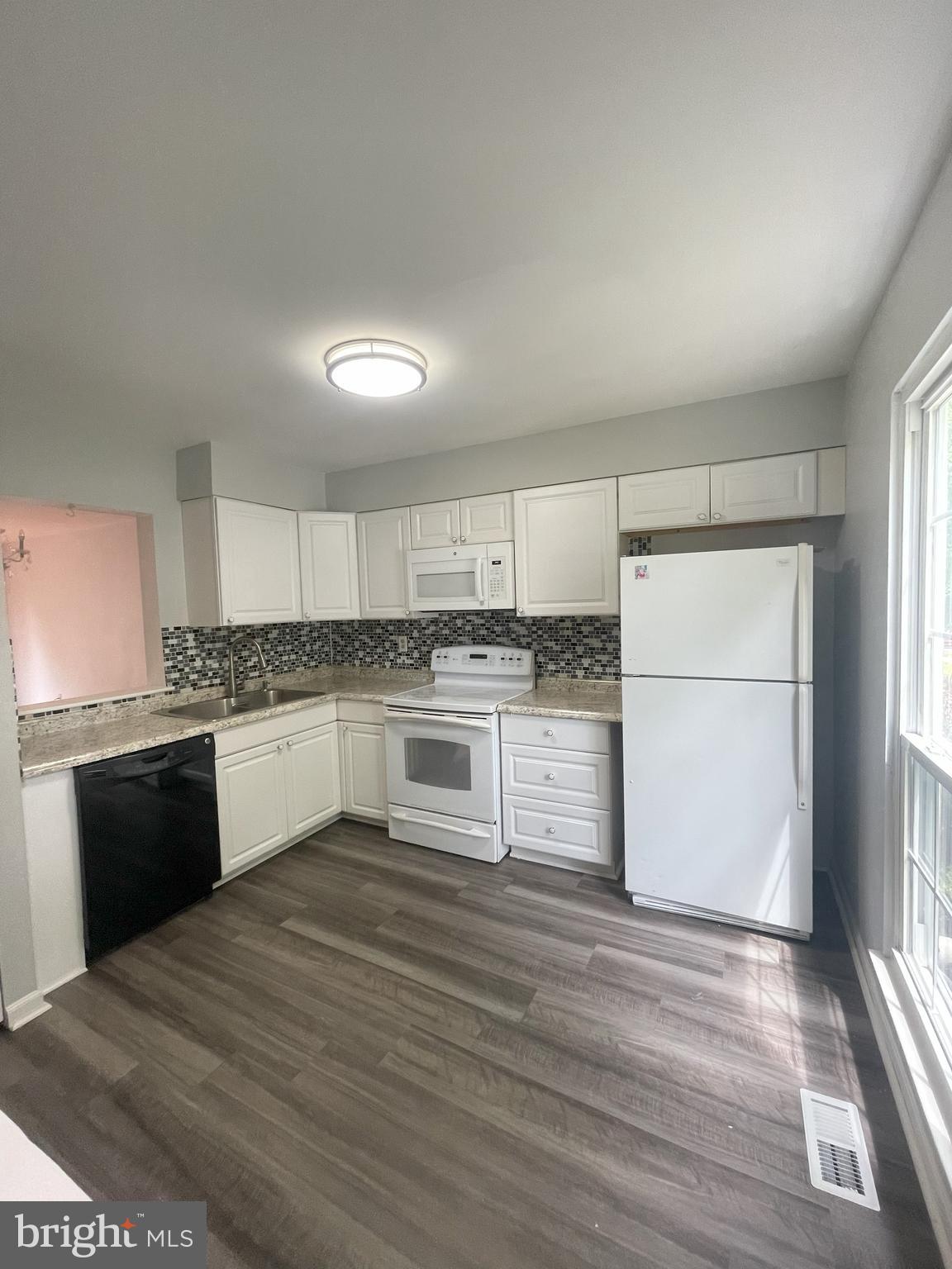 WATERFORD PLACE - Residential Lease