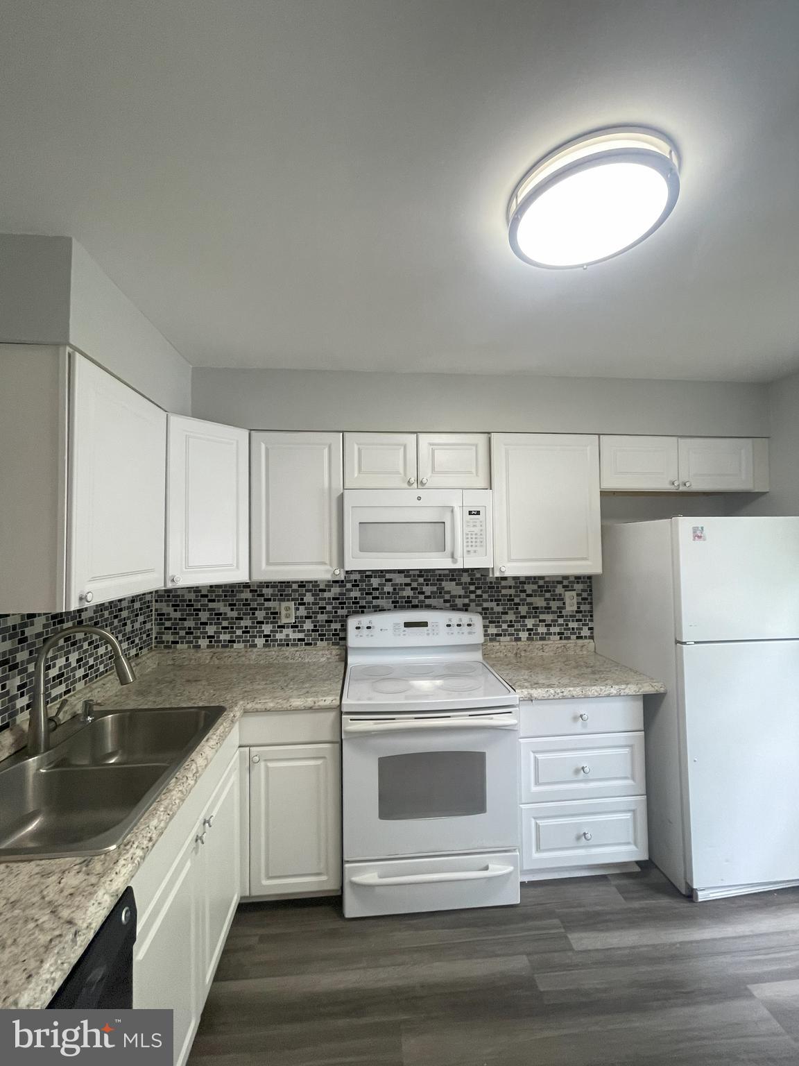 WATERFORD PLACE - Residential Lease