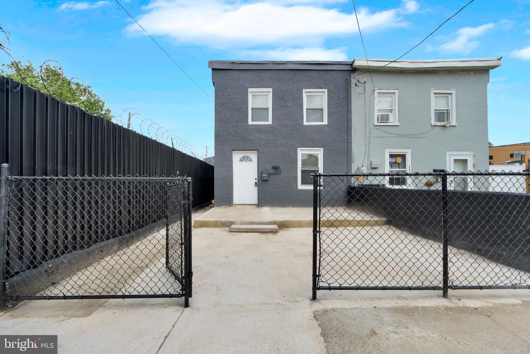 1313 ADAMS AVENUE