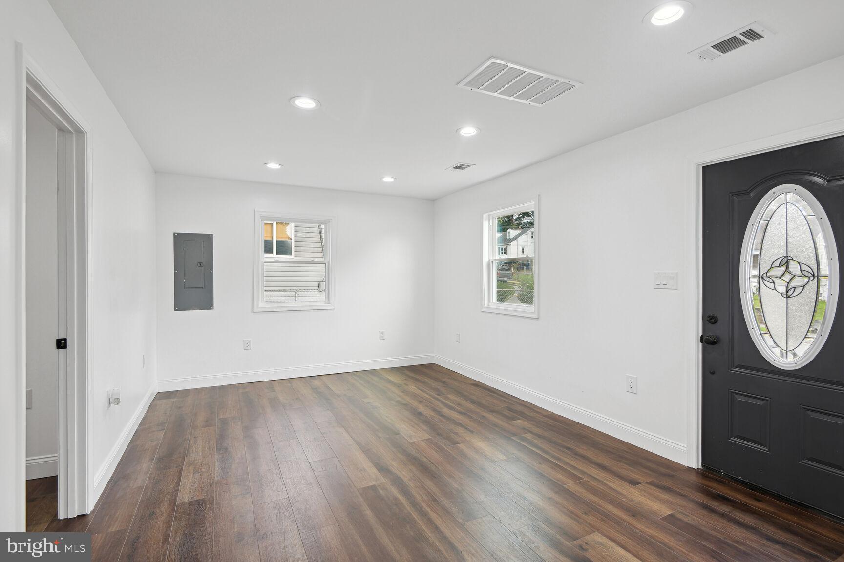 WEST LANHAM HILLS - Residential