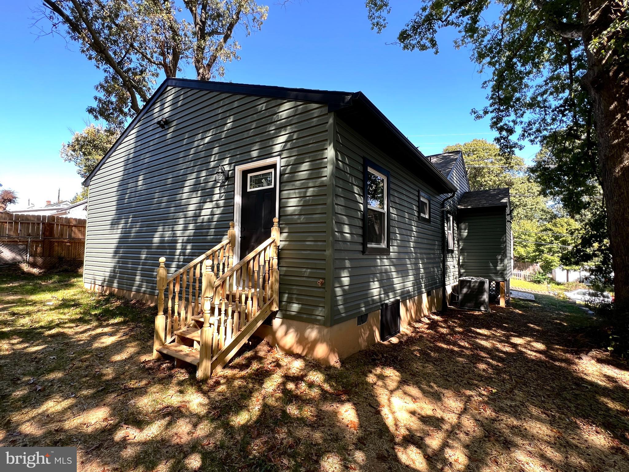 WEST LANHAM HILLS - Residential