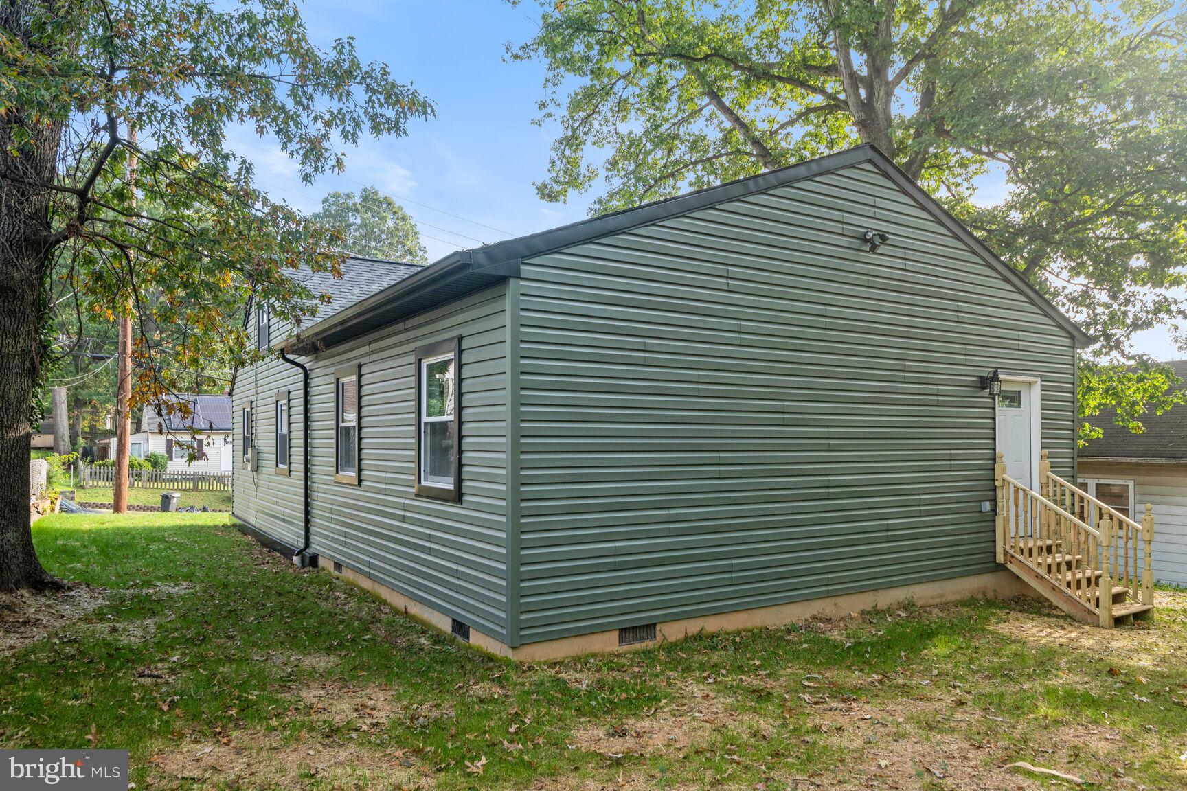 WEST LANHAM HILLS - Residential