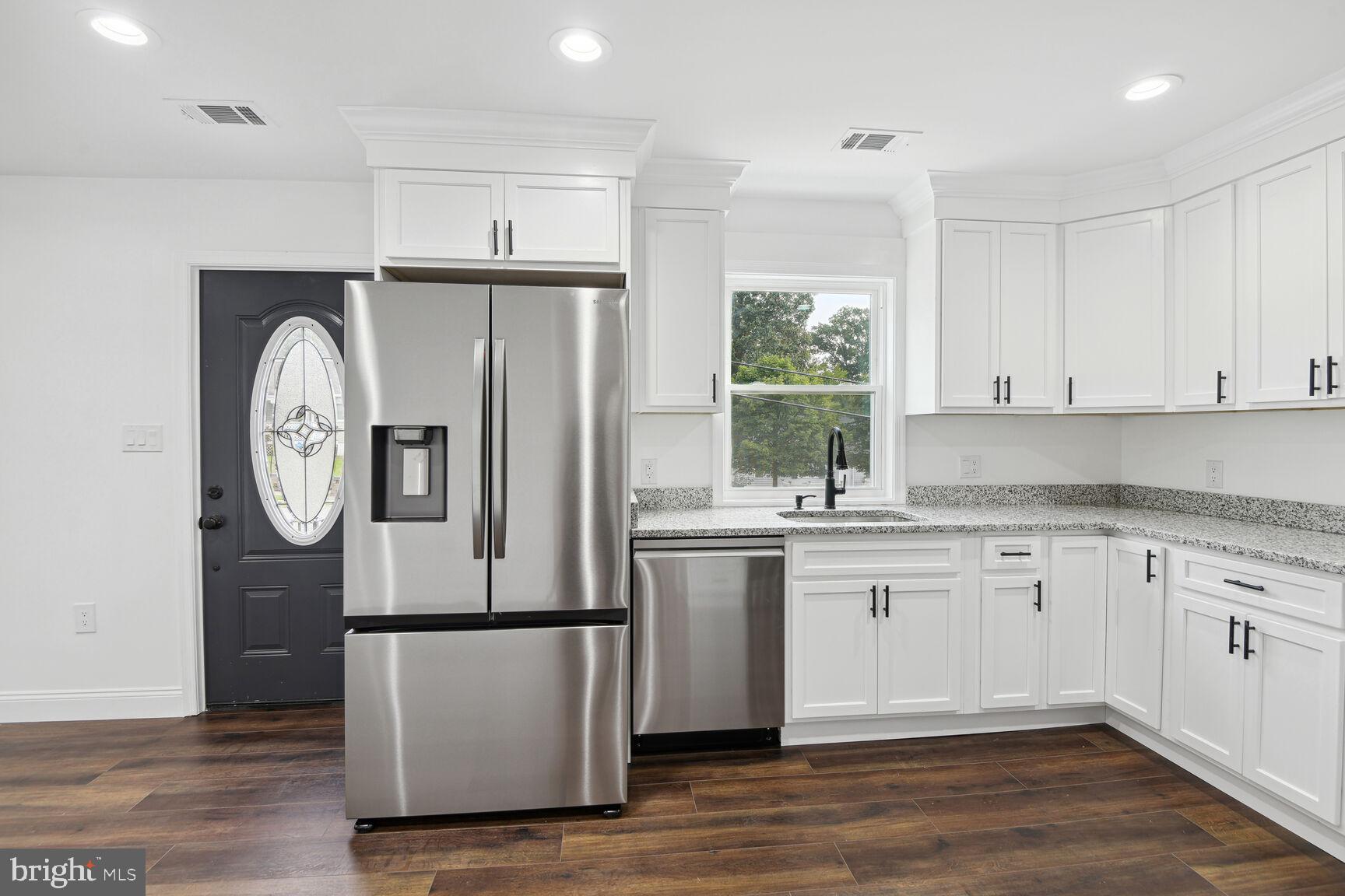 WEST LANHAM HILLS - Residential