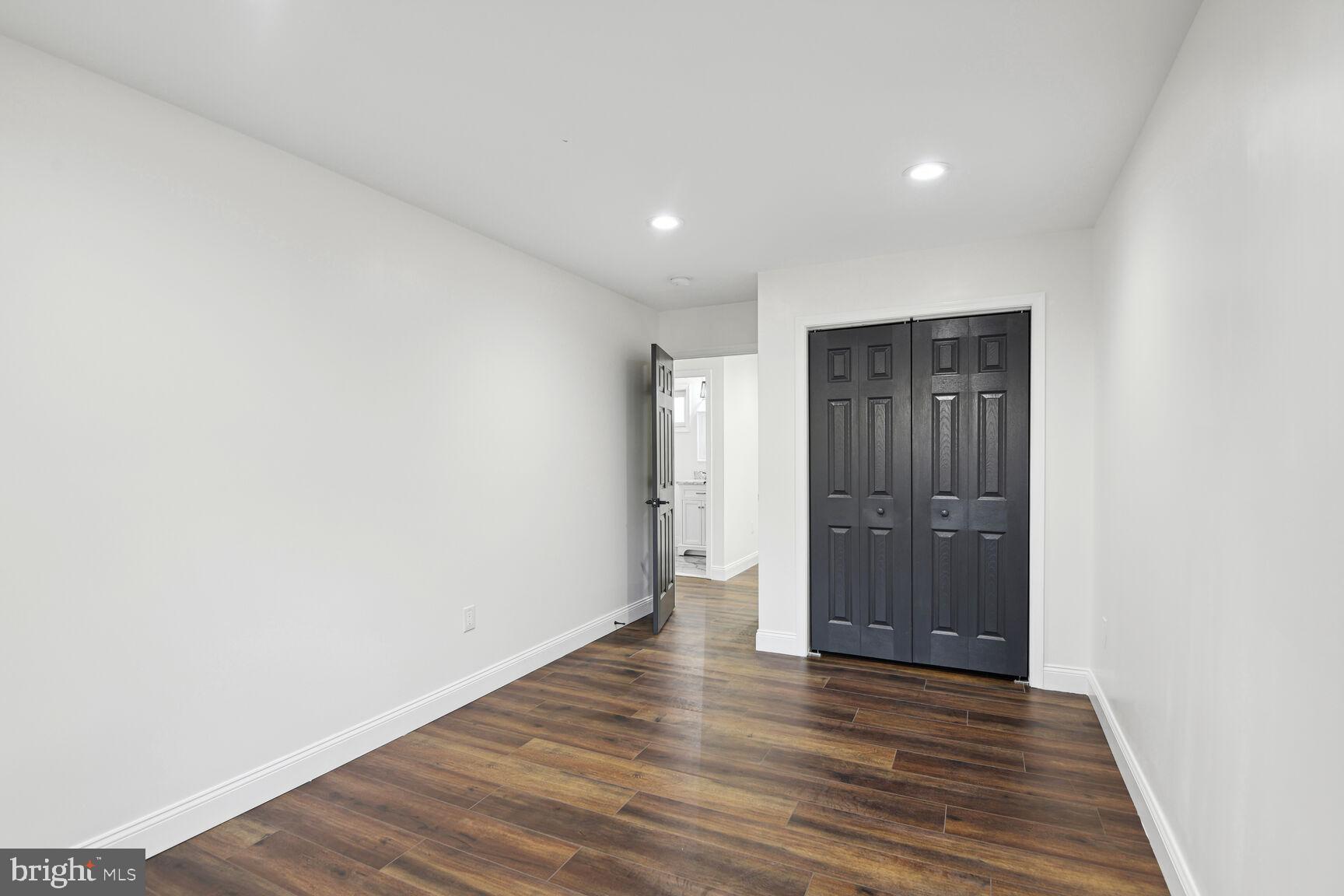 WEST LANHAM HILLS - Residential