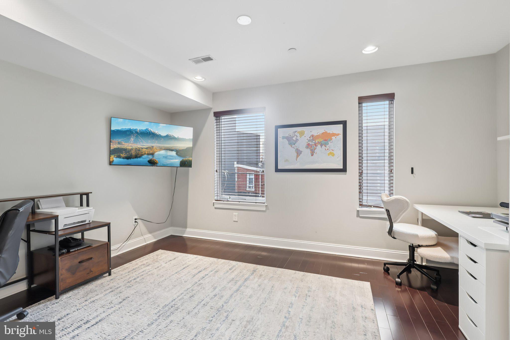 OLDE KENSINGTON - Residential