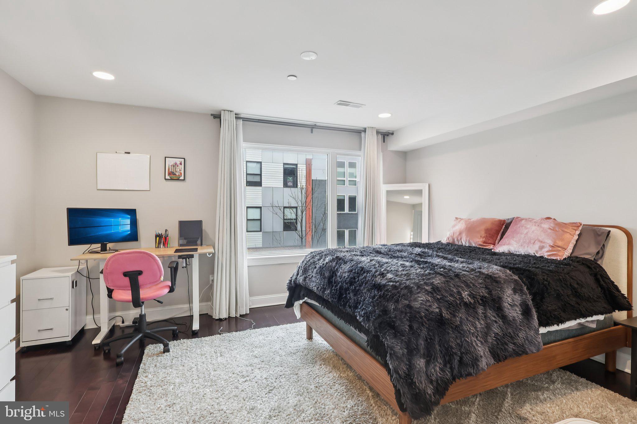 OLDE KENSINGTON - Residential