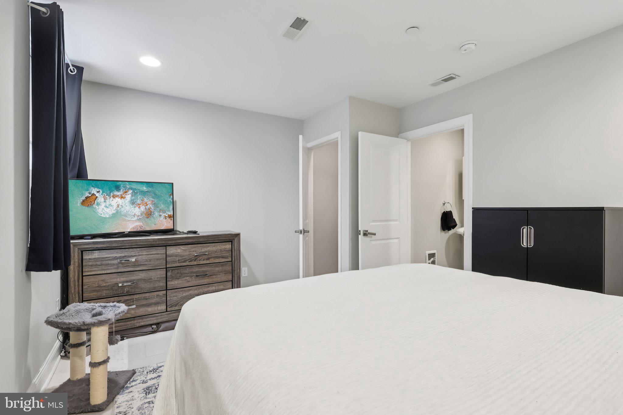 OLDE KENSINGTON - Residential