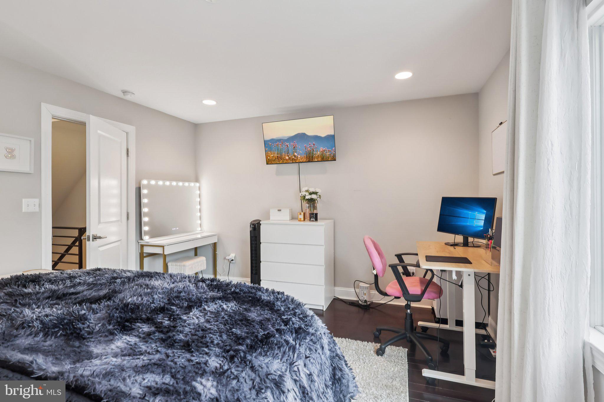 OLDE KENSINGTON - Residential