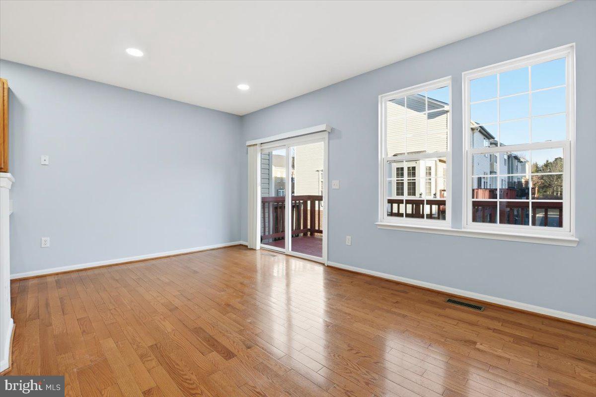 POTOMAC LAKES - Residential