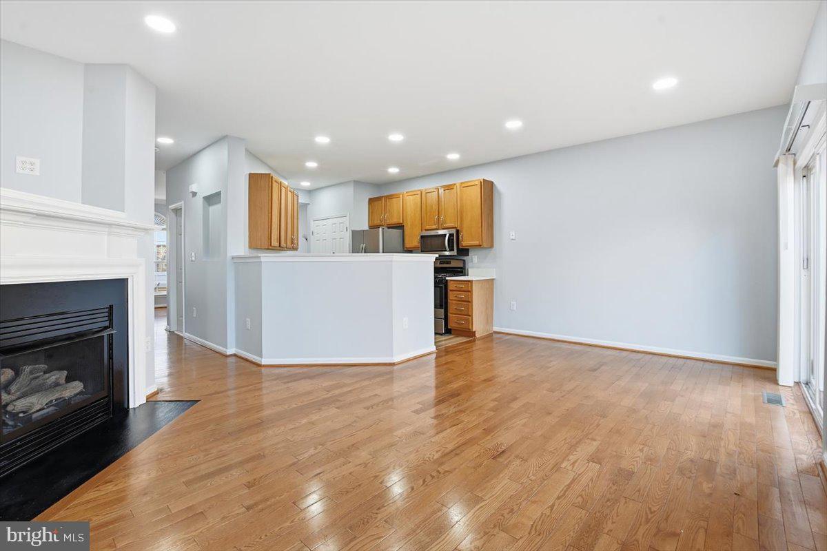 POTOMAC LAKES - Residential