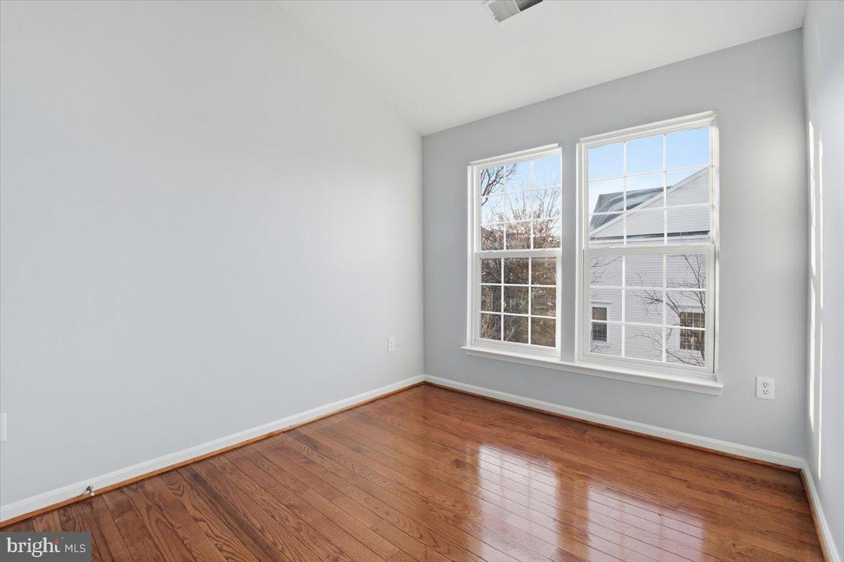 POTOMAC LAKES - Residential