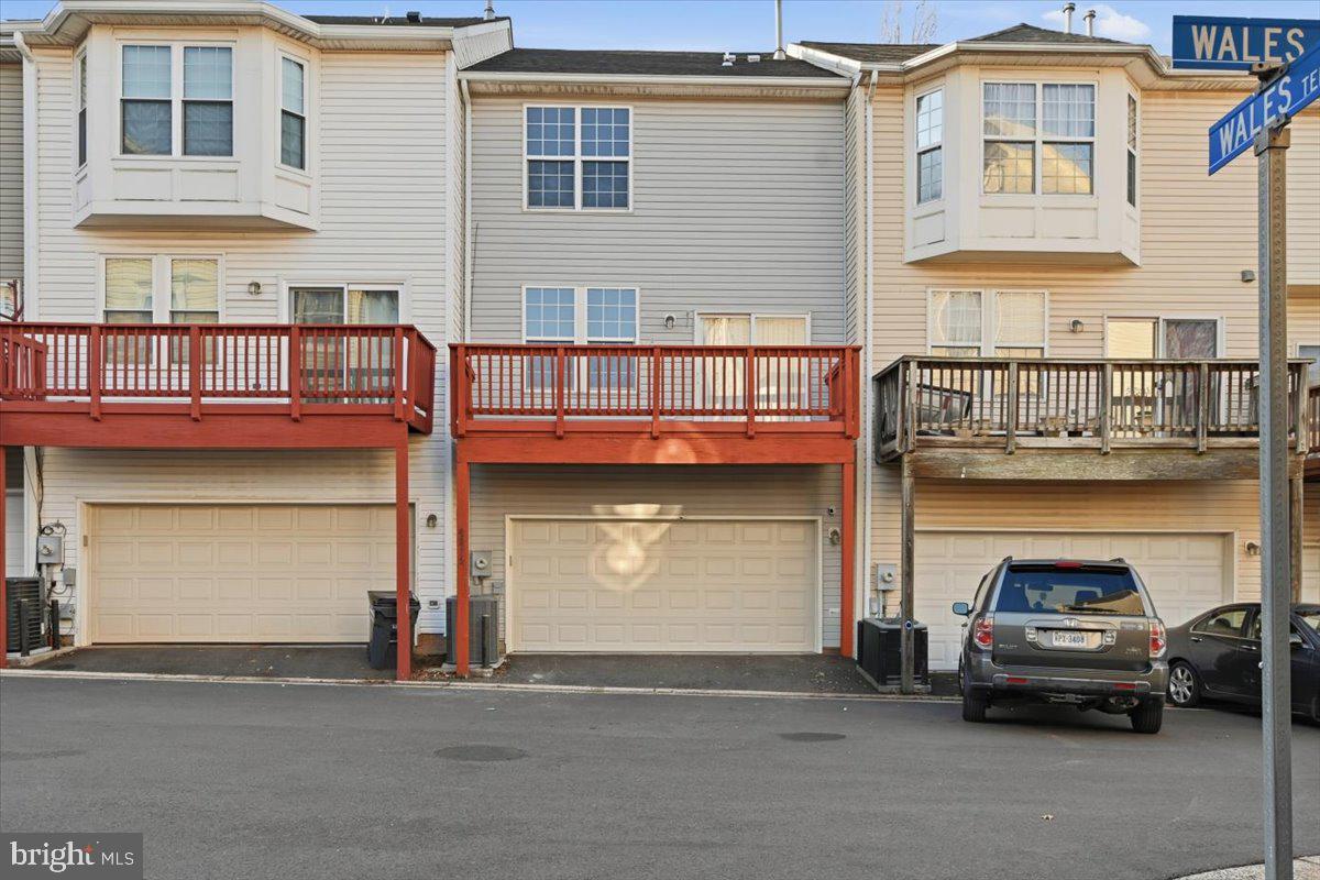 POTOMAC LAKES - Residential