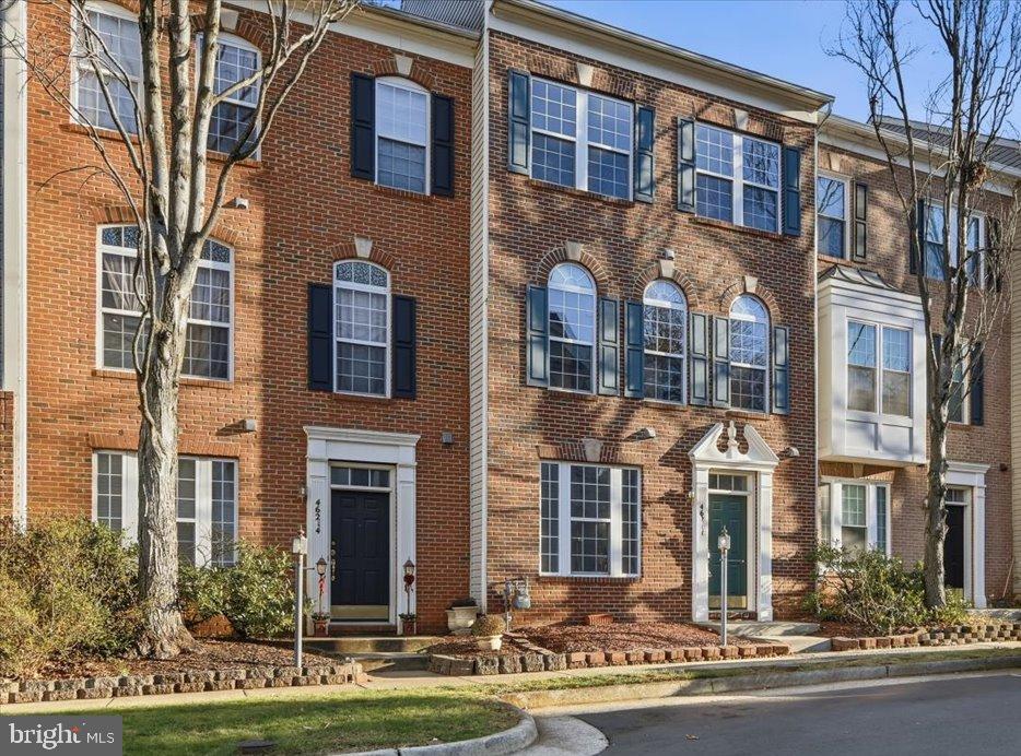 POTOMAC LAKES - Residential