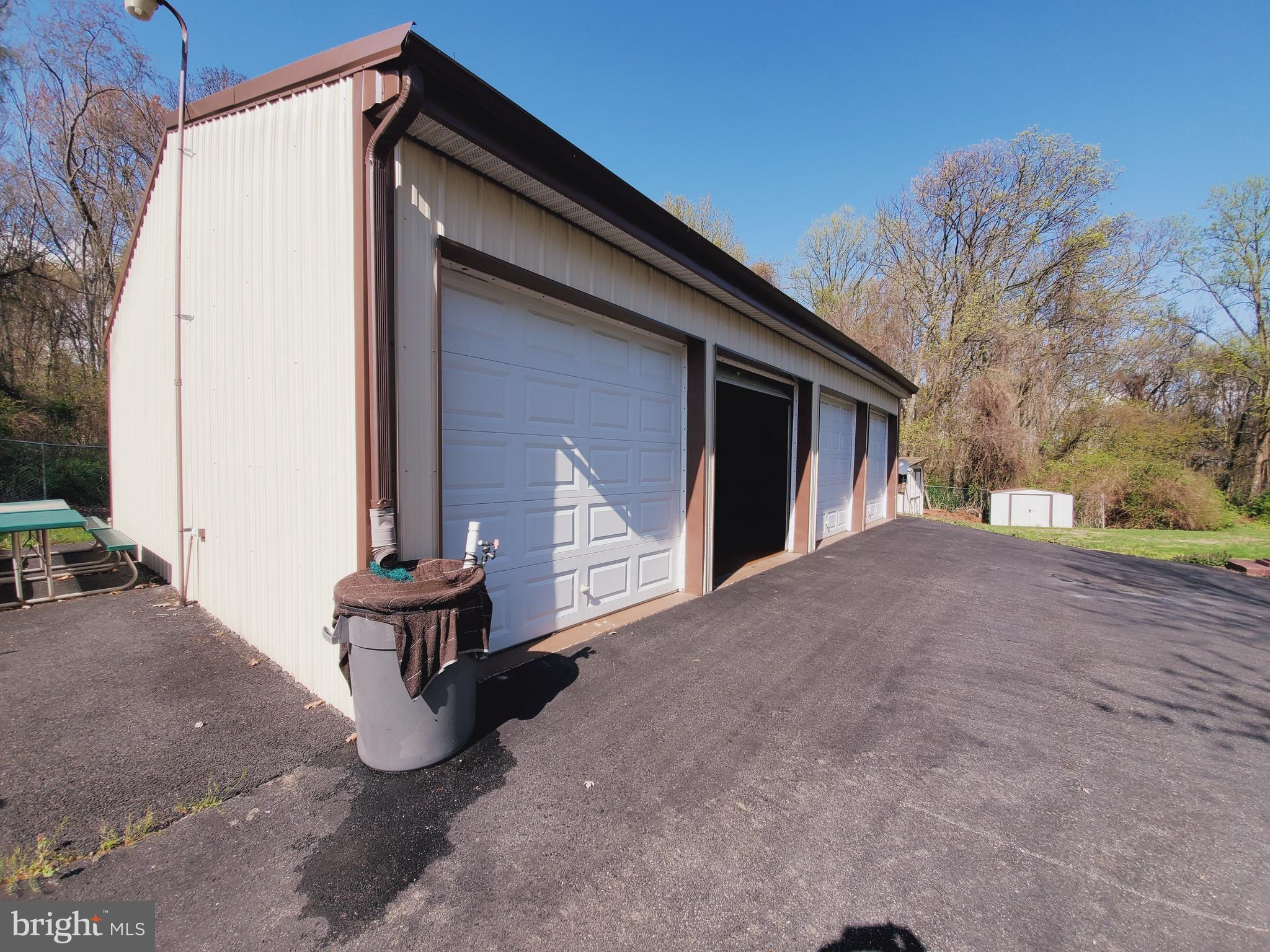 PERRYVILLE - Residential