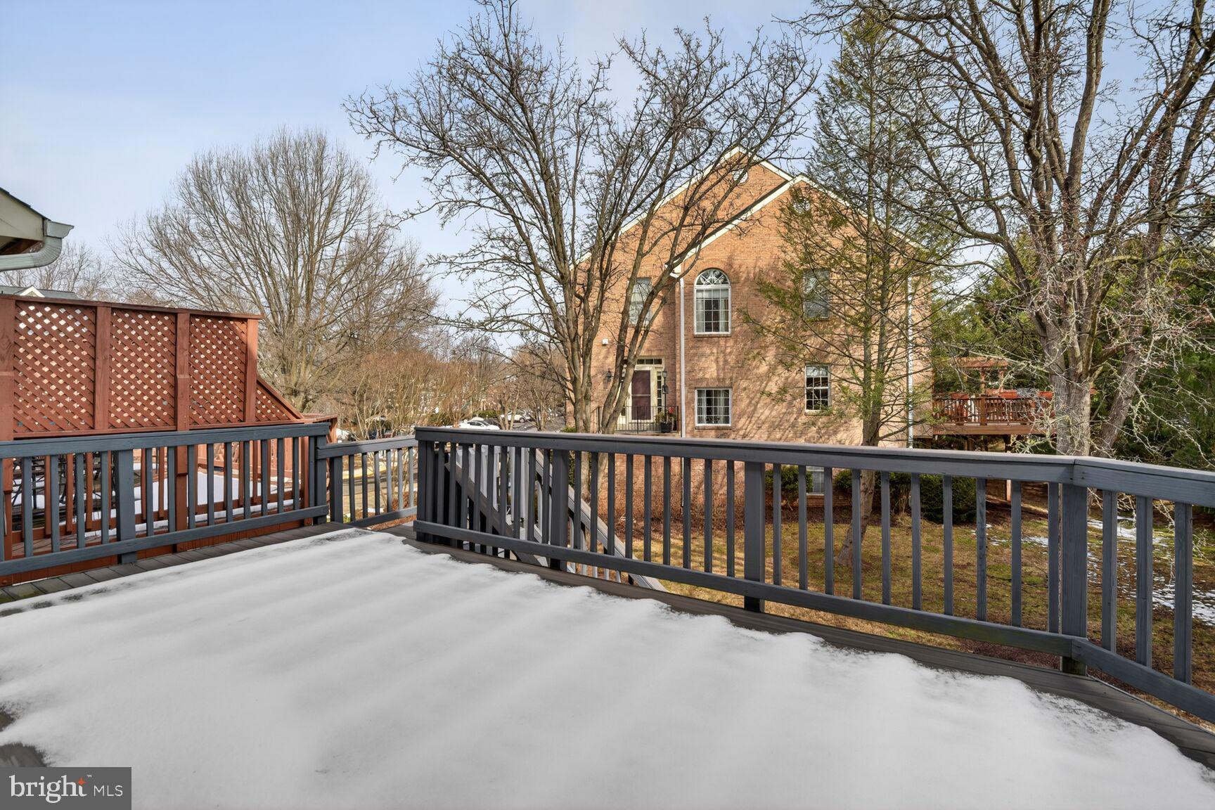 WILLOWS OF POTOMAC - Residential