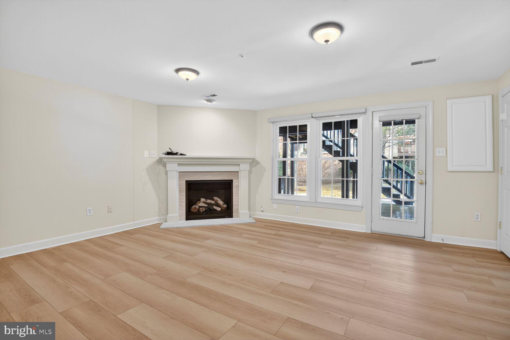 WILLOWS OF POTOMAC - Residential