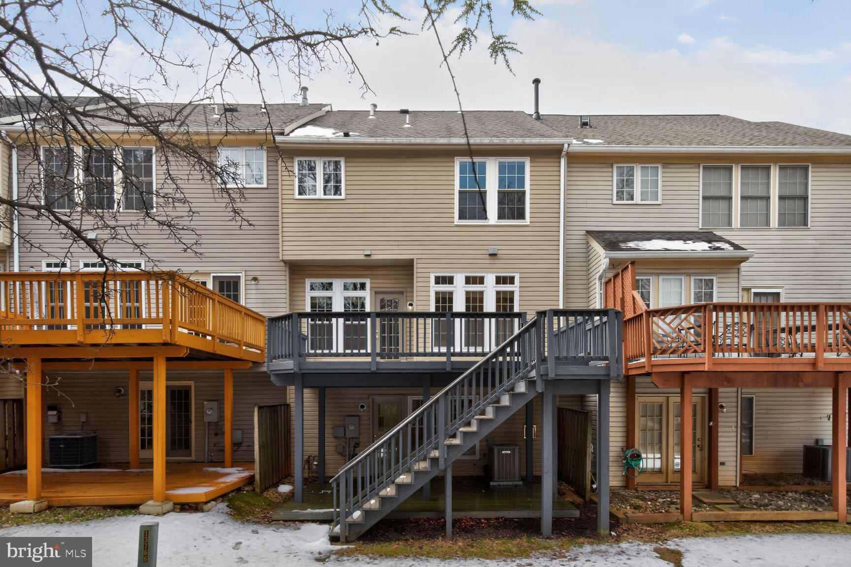 WILLOWS OF POTOMAC - Residential