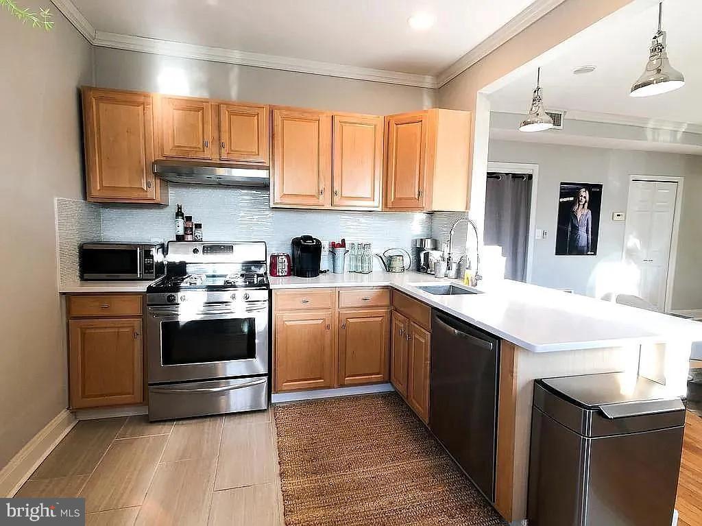 EAST FALLS - Commercial Sale