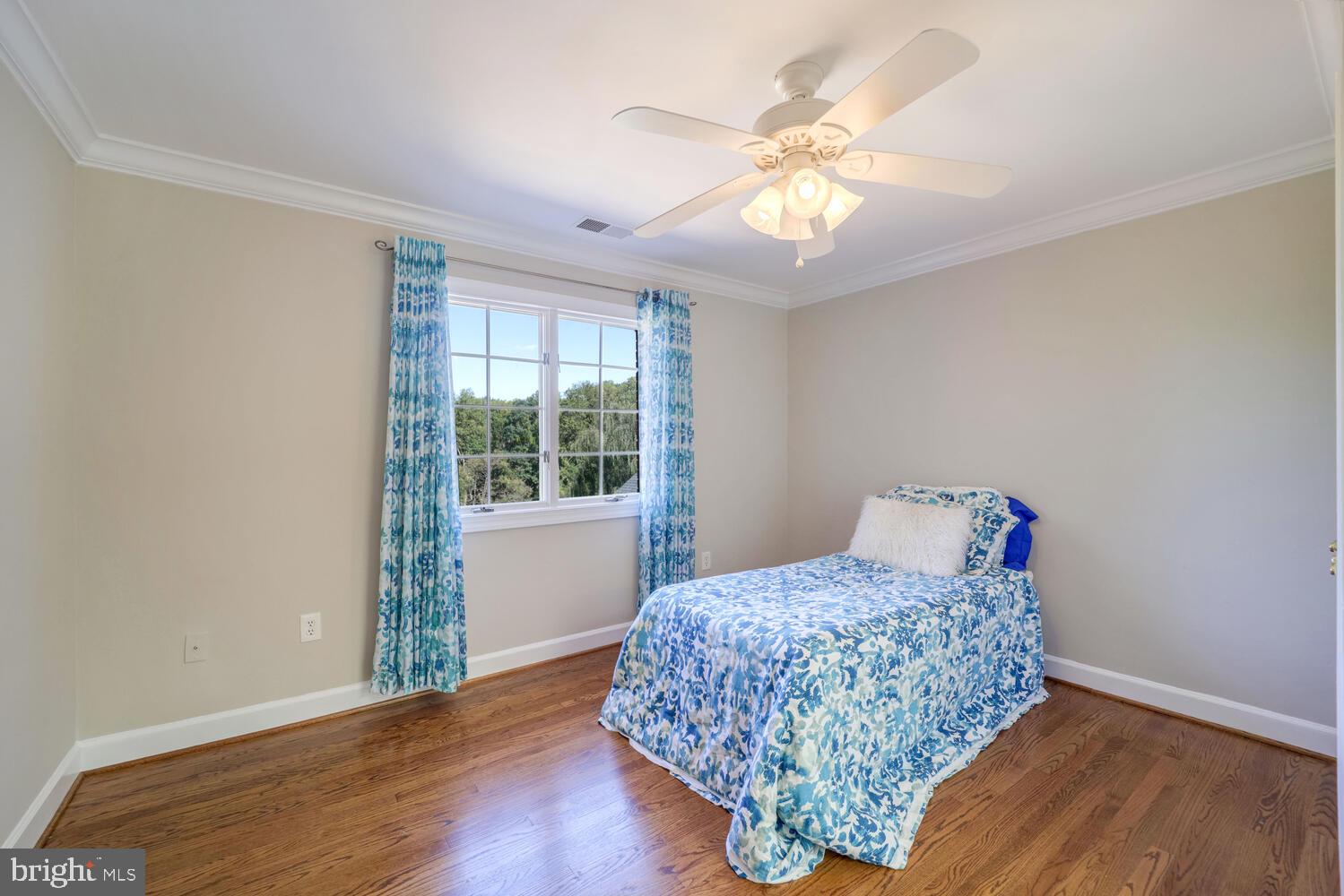 TWELVE HILLS - Residential