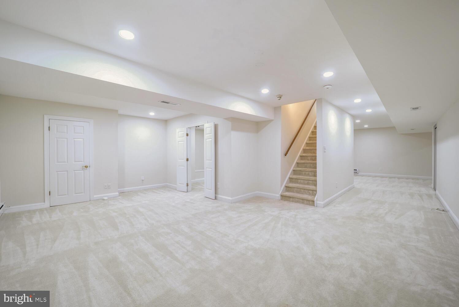 TWELVE HILLS - Residential