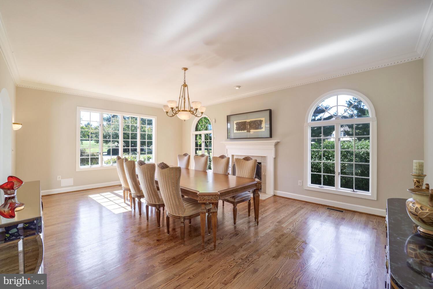 TWELVE HILLS - Residential