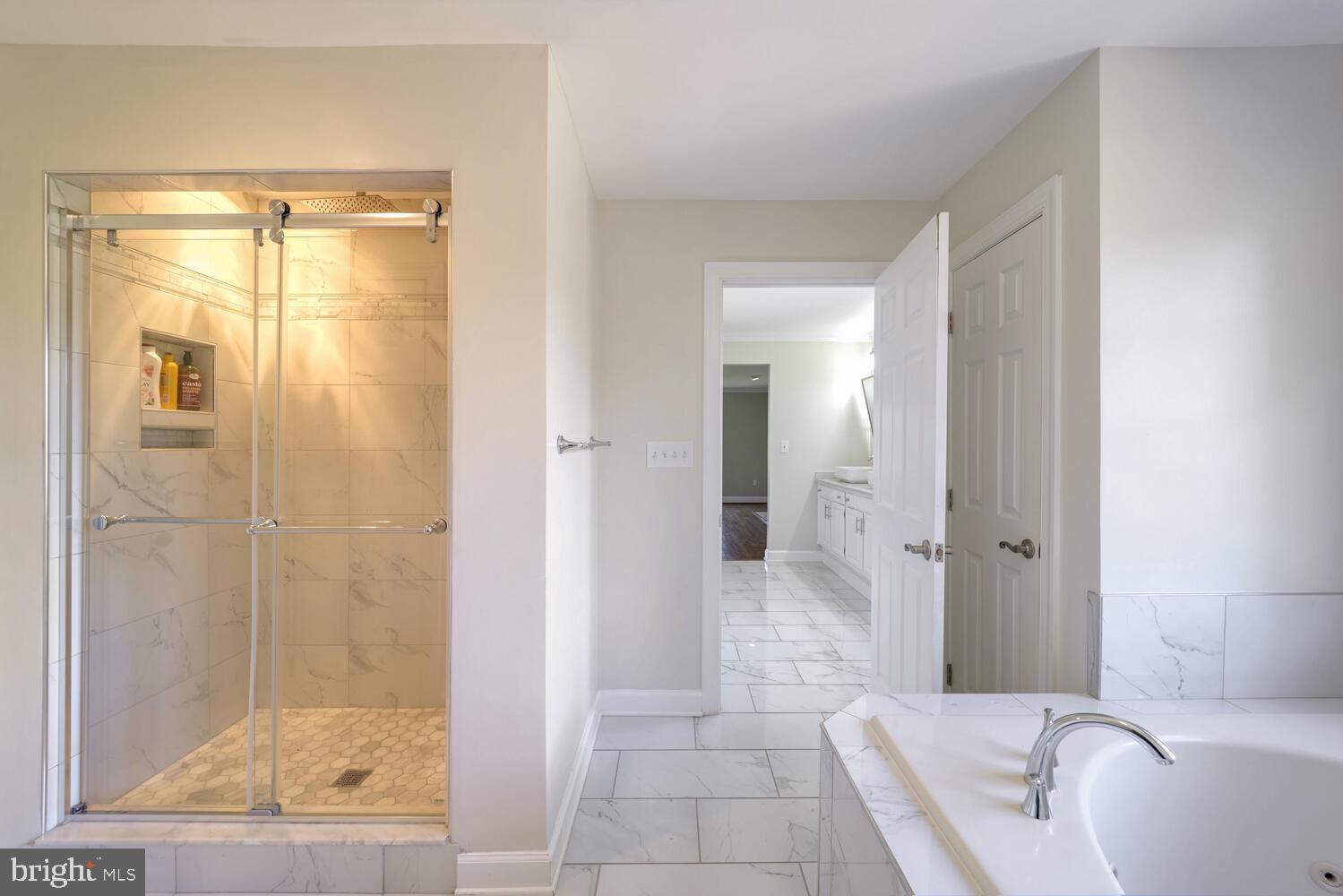 TWELVE HILLS - Residential