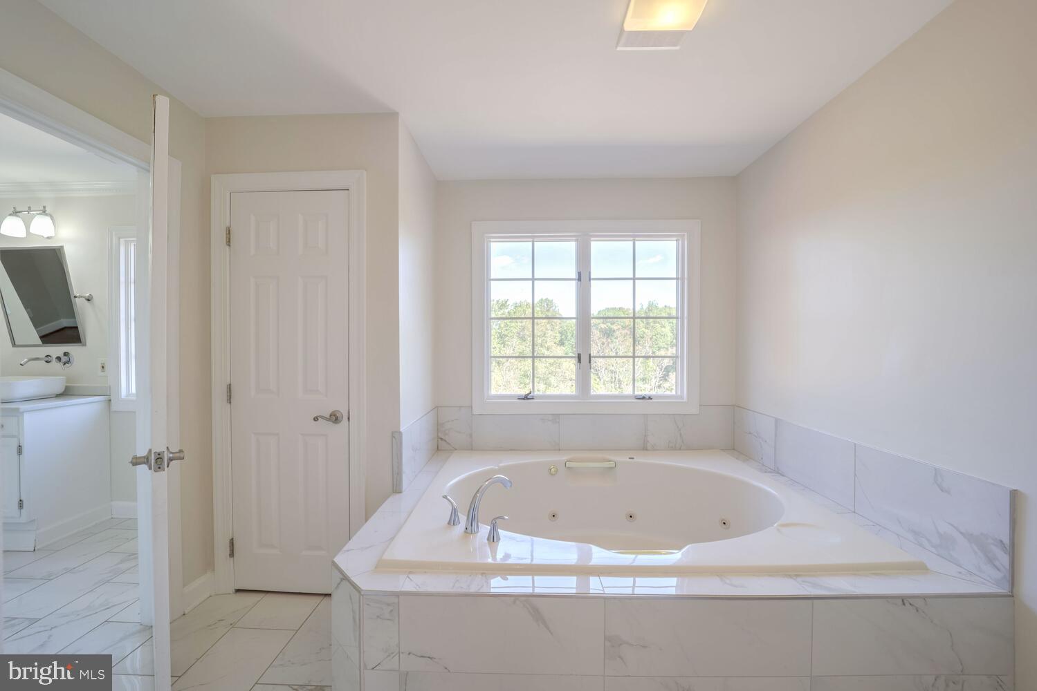 TWELVE HILLS - Residential