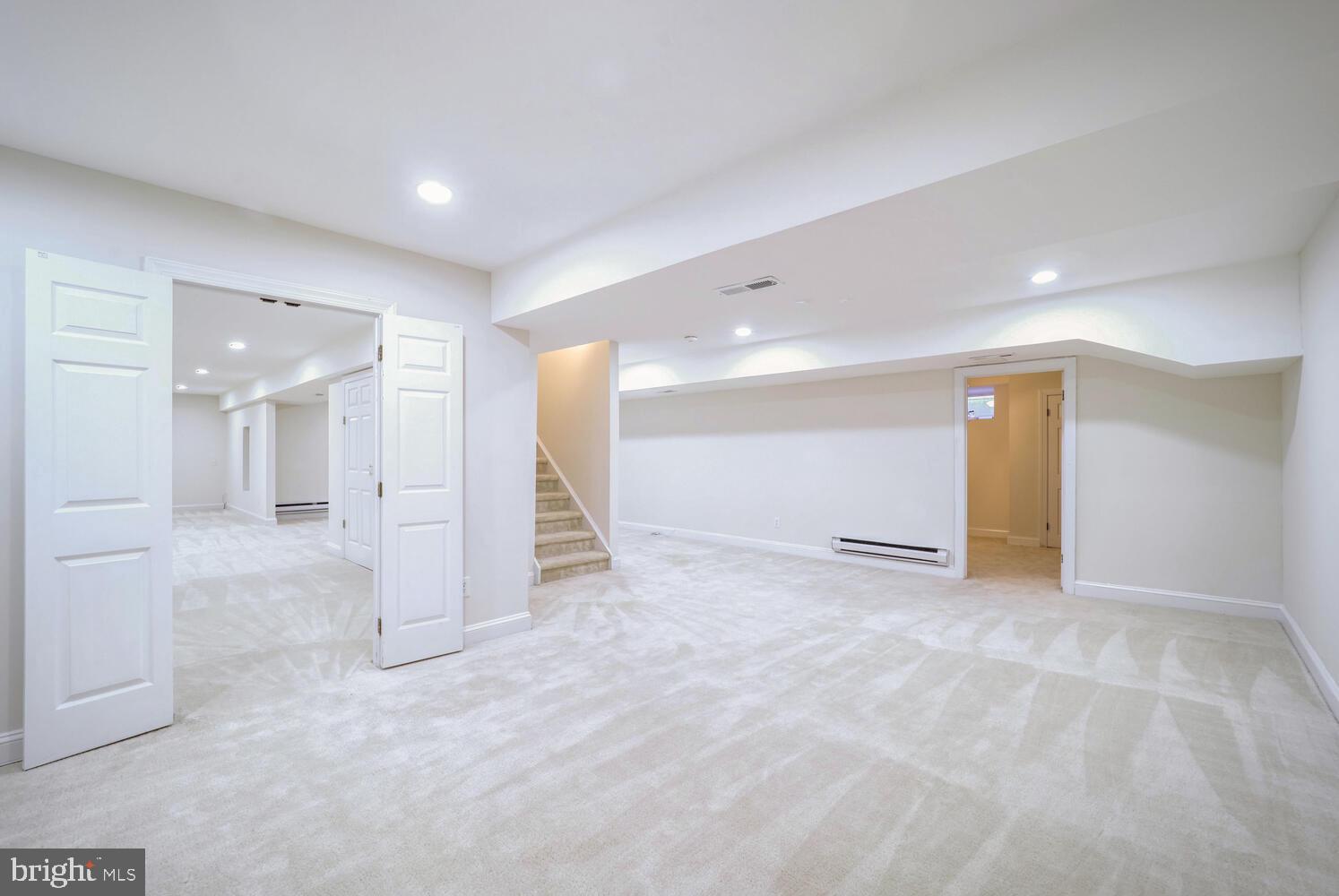 TWELVE HILLS - Residential