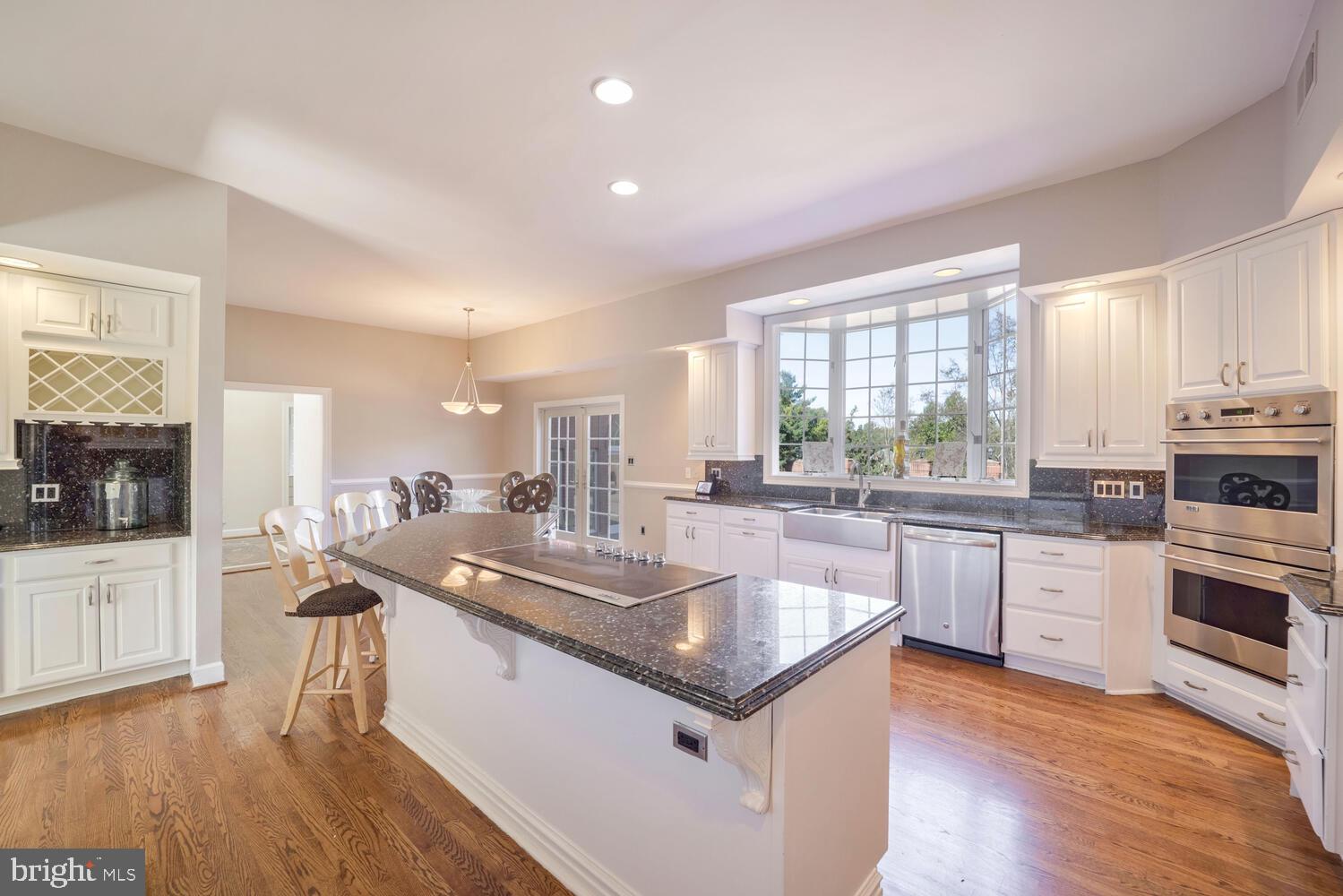 TWELVE HILLS - Residential