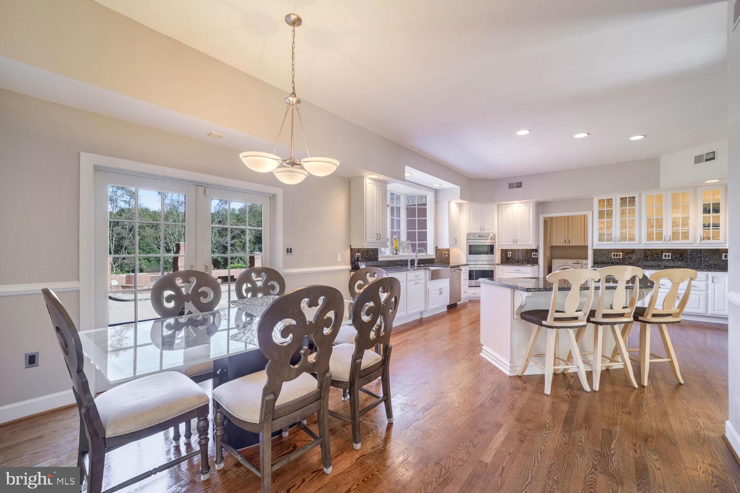 TWELVE HILLS - Residential