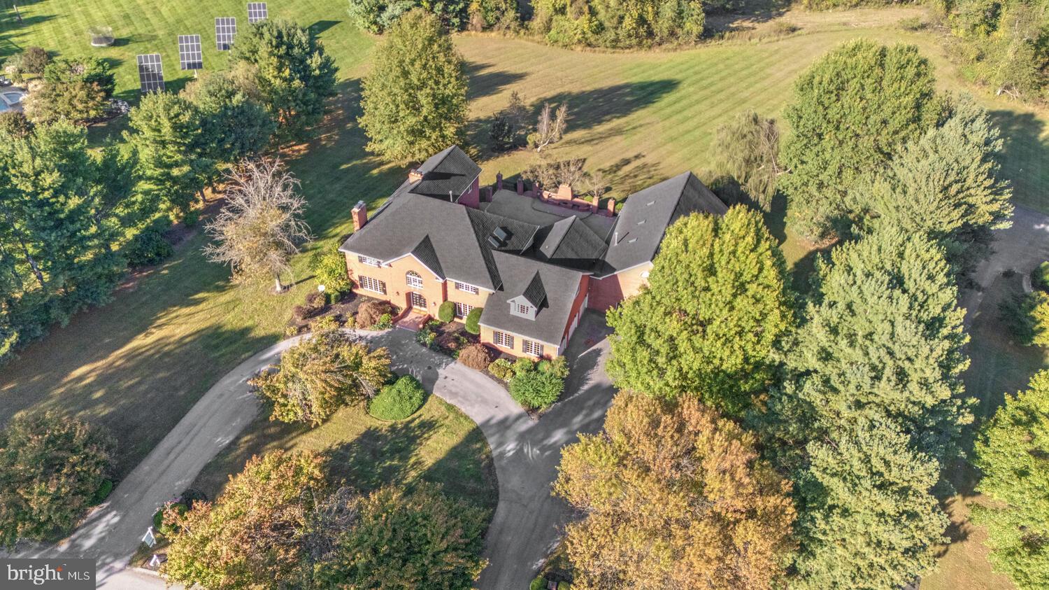 TWELVE HILLS - Residential