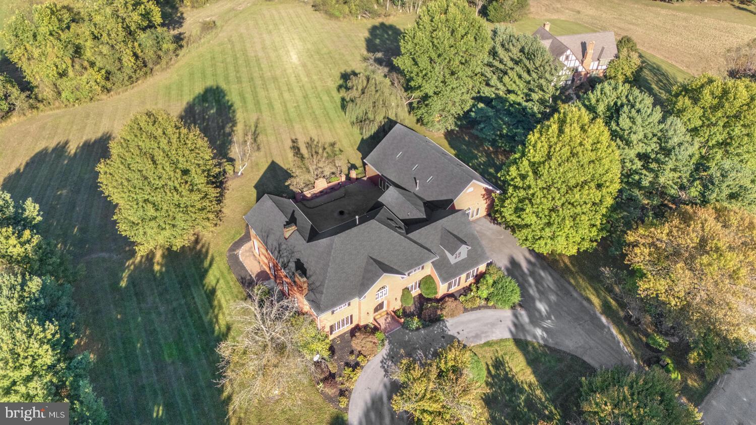 TWELVE HILLS - Residential