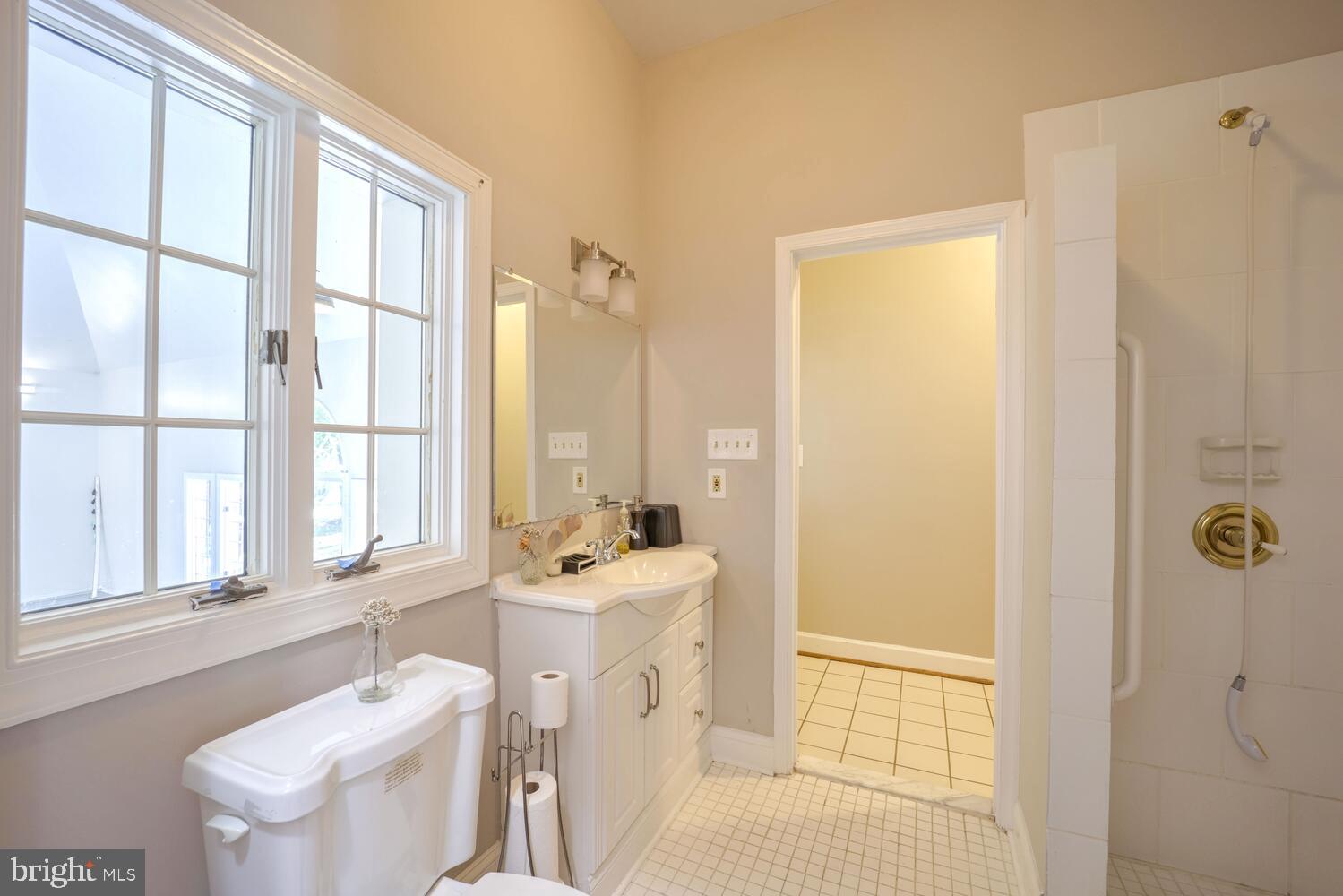 TWELVE HILLS - Residential