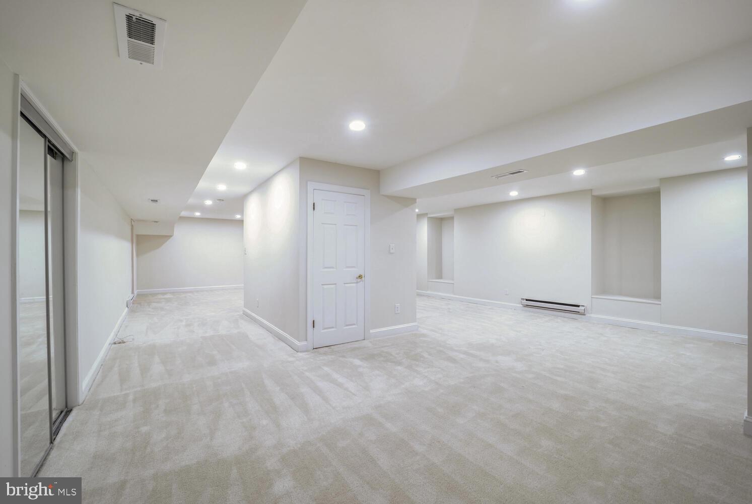 TWELVE HILLS - Residential