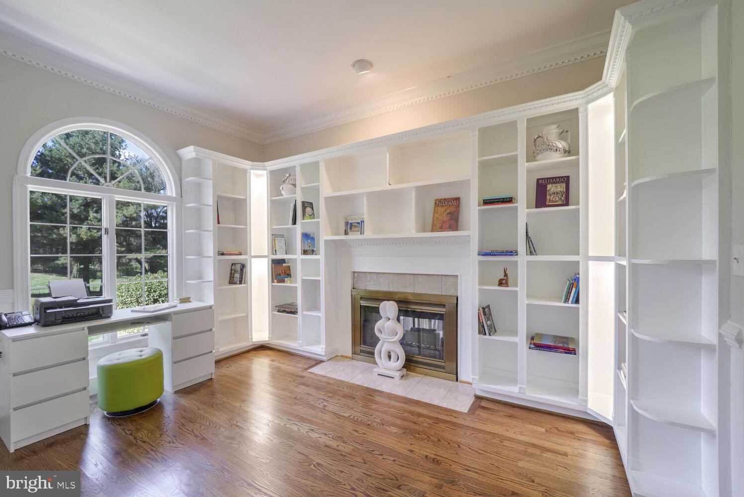 TWELVE HILLS - Residential