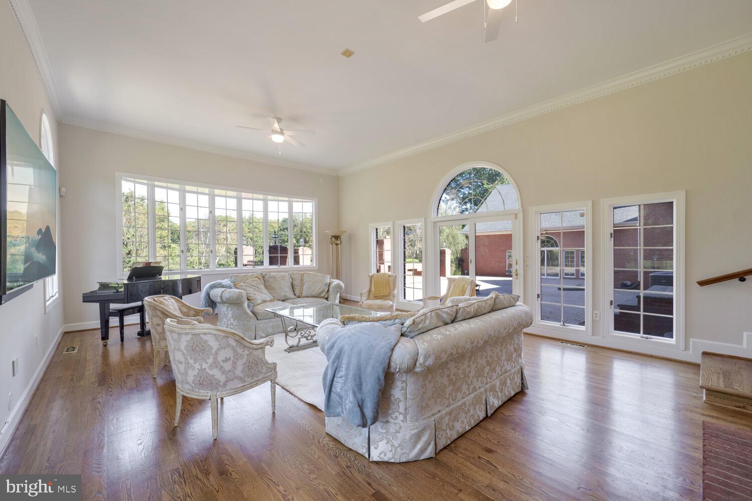 TWELVE HILLS - Residential